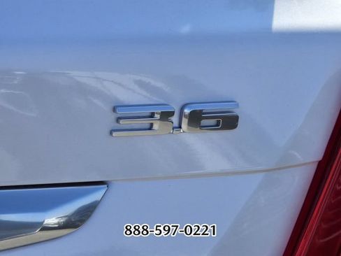 Used 2017 Cadillac XT5 Luxury w/ Driver Awareness Package FWD image 16