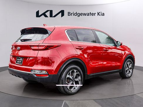 Used 2022 Kia Sportage LX AWD/4WD image 6