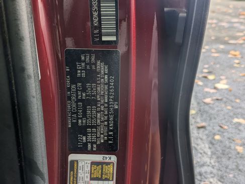 Certified 2023 Kia Carnival SX Prestige image 24