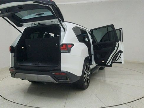 Used 2023 Lexus LX 600 4WD w/ Luxury Package image 77