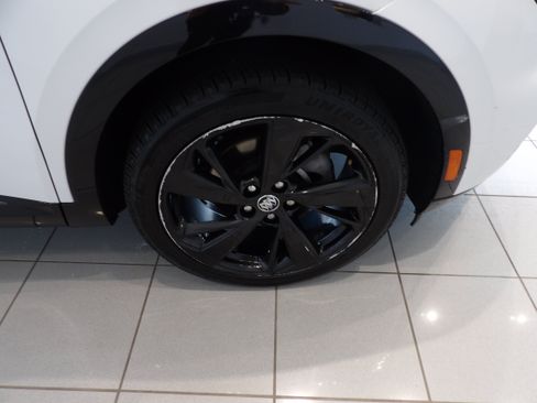 Used 2023 Buick Envision Essence w/ Sport Touring Package AWD/4WD image 28