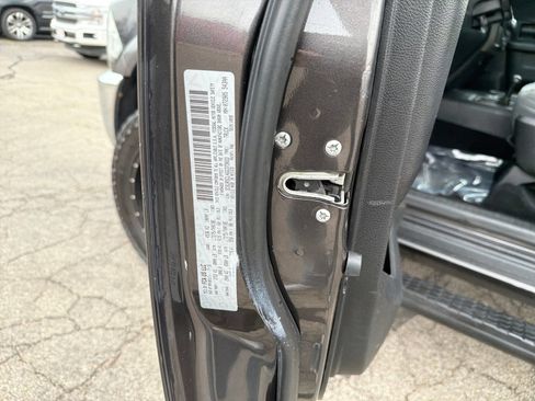 Used 2016 RAM 2500 Tradesman w/ Chrome Appearance Group AWD/4WD image 32