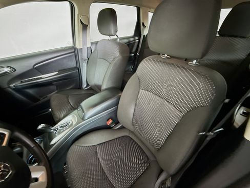 Used 2020 Dodge Journey SE w/ SE Popular Equipment Group image 24