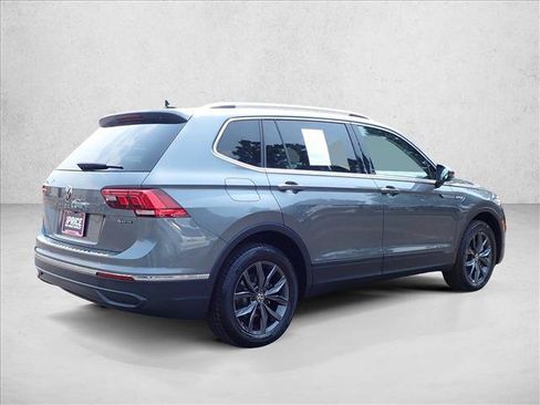 Used 2024 Volkswagen Tiguan SE AWD/4WD image 4