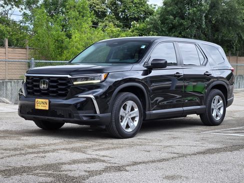 Used 2023 Honda Pilot LX image 8