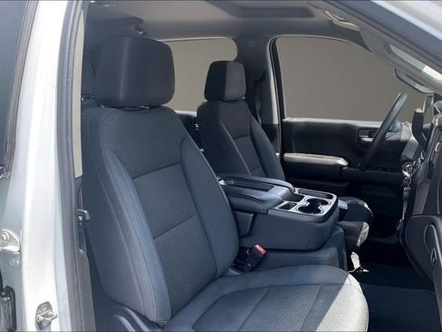 Used 2019 Chevrolet Silverado 1500 Custom Trail Boss w/ Custom Convenience Package AWD/4WD image 7