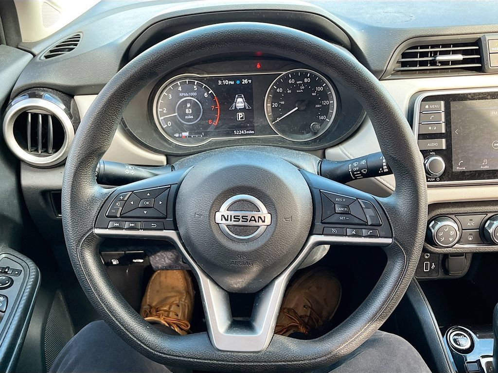 Used 2022 Nissan Versa SV FWD image 11