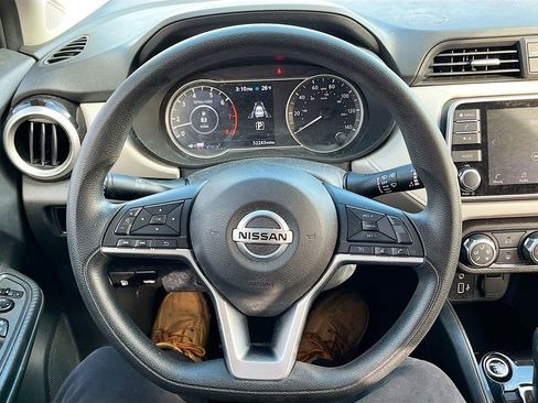 Used 2022 Nissan Versa SV FWD image 11