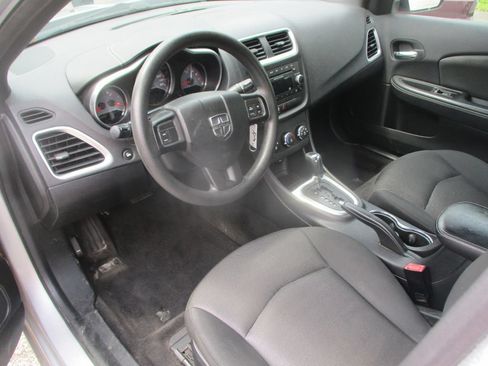 Used 2012 Dodge Avenger SE FWD image 12