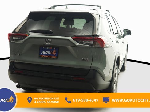 Used 2023 Toyota RAV4 XLE Premium FWD image 10