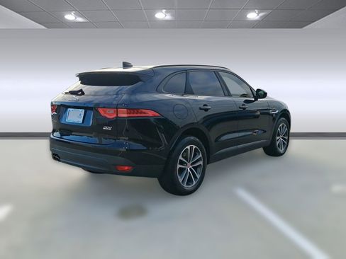 Used 2017 Jaguar F-PACE Premium image 9