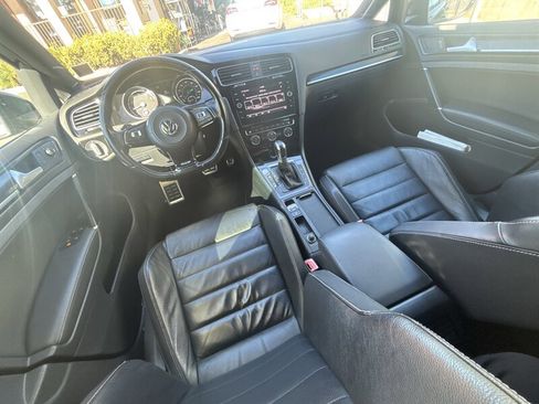 Used 2016 Volkswagen Golf 4-Door image 26