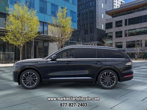 New 2026 Lincoln Aviator Reserve w/ Illumination Package RWD image 3