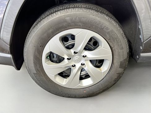 Used 2022 Toyota RAV4 LE image 14