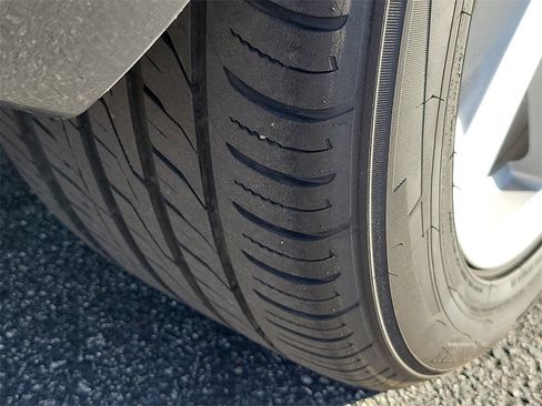 Used 2019 Chevrolet Camaro LT image 23