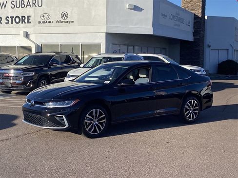 New 2026 Volkswagen Jetta SE image 3