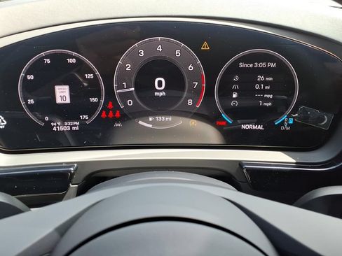 Used 2024 Porsche Cayenne AWD/4WD image 26