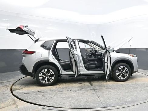 Used 2023 Nissan Rogue SV image 39