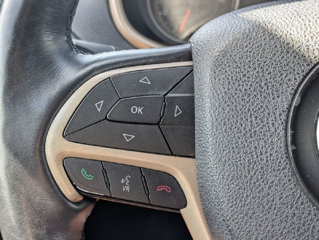 Used 2017 Jeep Cherokee Limited FWD image 17