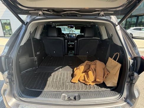 Used 2017 Toyota Highlander SE image 21