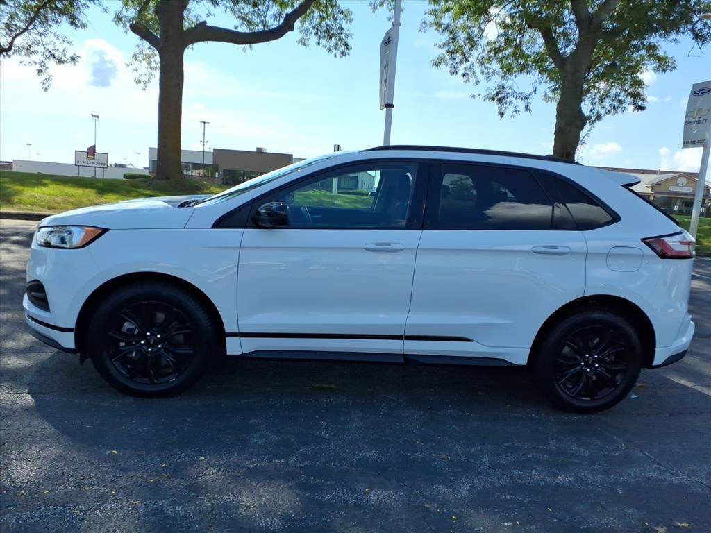 Used 2022 Ford Edge SE w/ Black Appearance Package AWD/4WD image 4