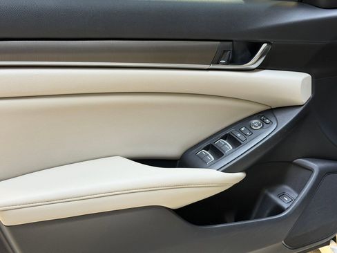 Used 2021 Honda Accord LX image 13