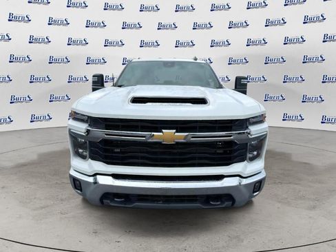 Used 2025 Chevrolet Silverado 2500 LT AWD/4WD image 2