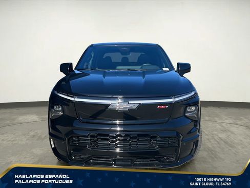 Certified 2025 Chevrolet Silverado EV RST AWD/4WD image 9