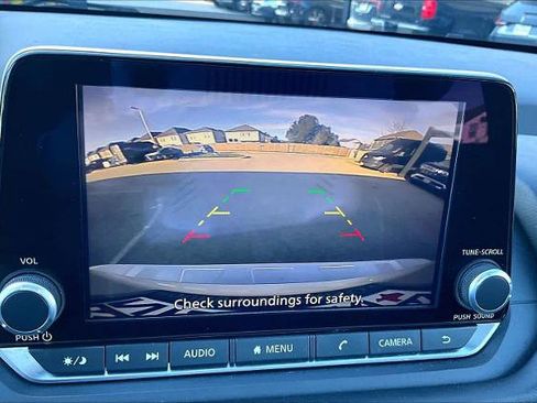 Certified 2025 Nissan Rogue SV image 25