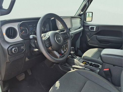 Used 2024 Jeep Wrangler Unlimited Sport AWD/4WD image 13