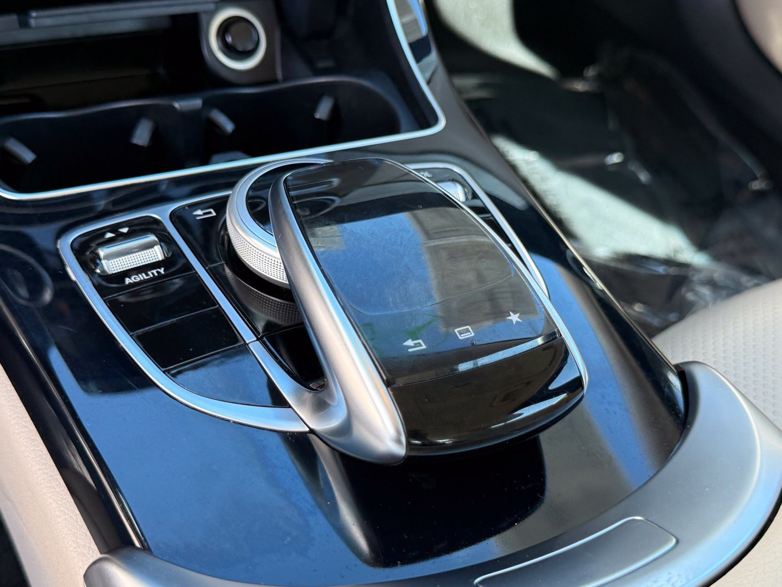 Used 2015 Mercedes-Benz C 300 4MATIC Sedan image 30