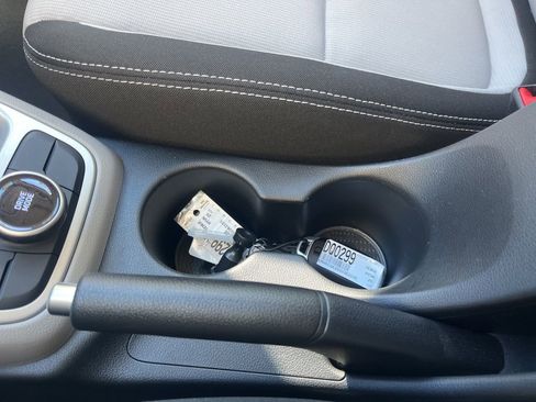 Used 2025 Hyundai Venue SEL image 26