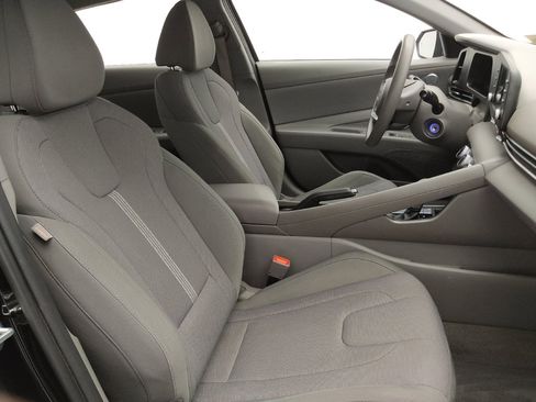 Used 2024 Hyundai Elantra SE FWD image 21
