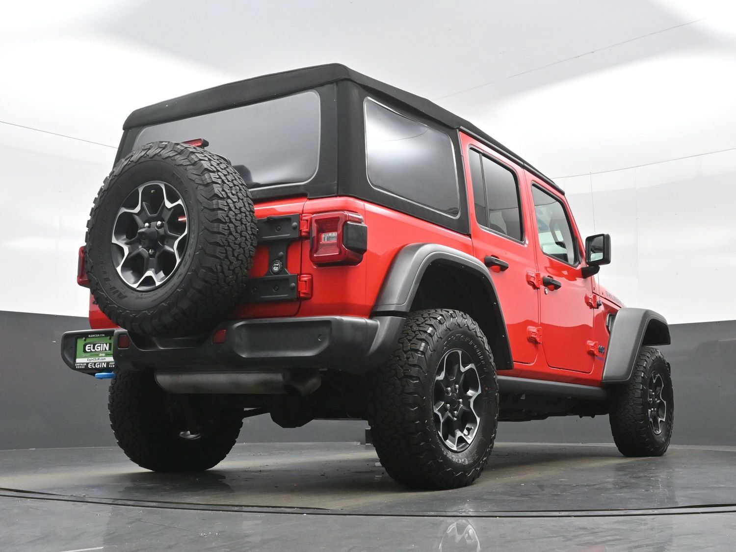 Used 2022 Jeep Wrangler Unlimited Rubicon 4xe w/ Cold Weather Group AWD/4WD image 32