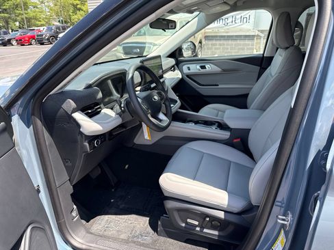New 2026 Ford Explorer Active w/ Active Comfort Package AWD/4WD image 22