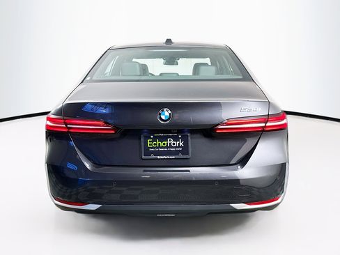 Used 2025 BMW 530i image 7