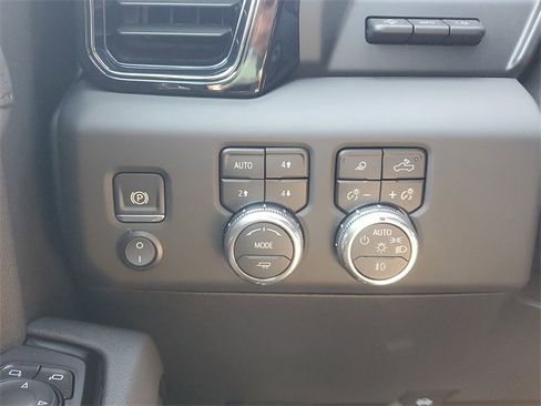 New 2025 GMC Sierra 1500 AT4 w/ Technology Package image 25