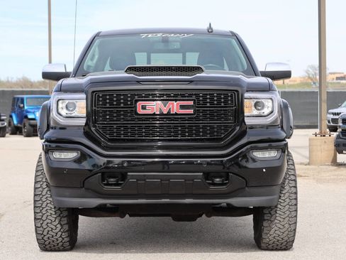 Used 2017 GMC Sierra 1500 SLT w/ SLT Premium Package image 2