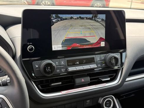 Used 2026 Toyota Grand Highlander FWD image 23