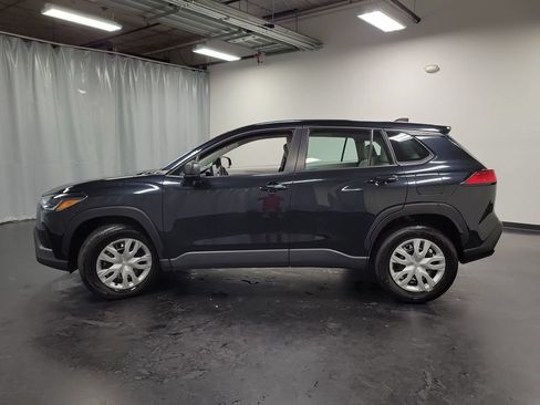 Used 2025 Toyota Corolla Cross L FWD image 5