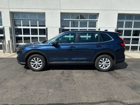 Used 2024 Honda CR-V LX image 3