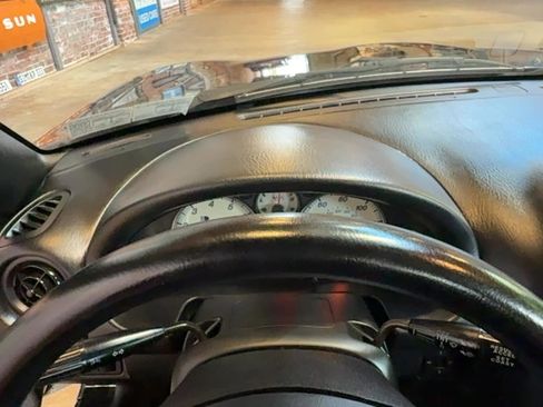 Used 2002 MAZDA MX-5 Miata image 44