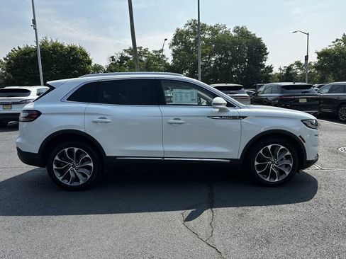 Certified 2023 Lincoln Nautilus Reserve w/ Cargo Utility Package AWD/4WD image 4