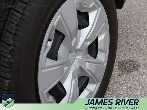 Used 2024 Subaru Forester image 37