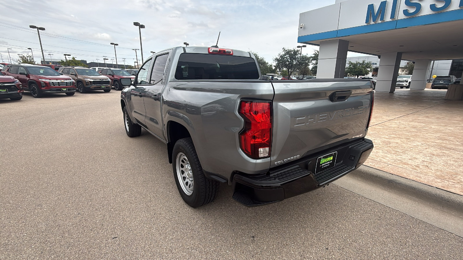 Used 2023 Chevrolet Colorado W/T RWD image 5