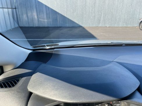 Used 2025 Toyota Corolla LE image 33