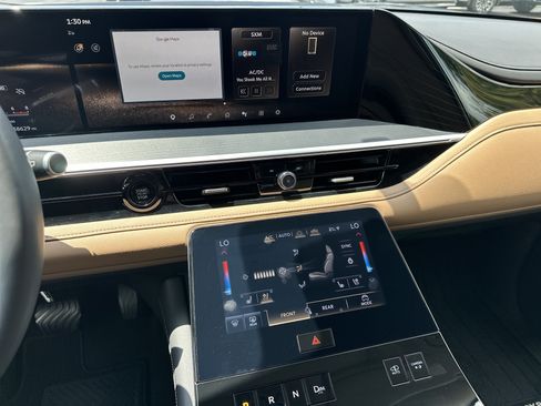 Used 2025 INFINITI QX80 Sensory AWD/4WD image 23