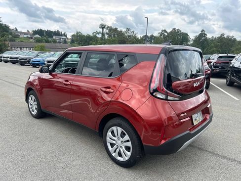 Certified 2023 Kia Soul LX FWD image 4