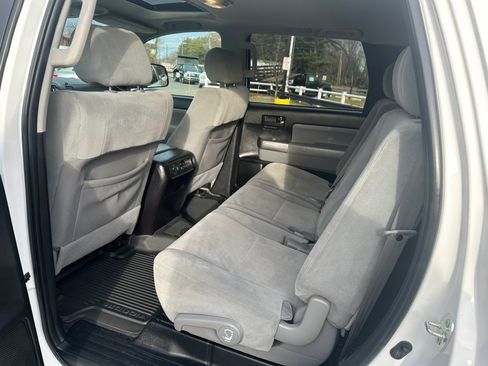 Used 2019 Toyota Sequoia SR5 image 15