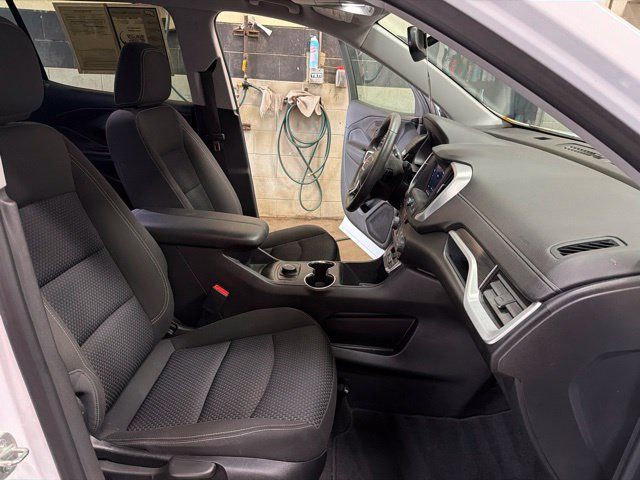 Used 2023 GMC Terrain SLE FWD image 26